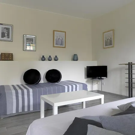 Antica Corte - Anemone * Stresa